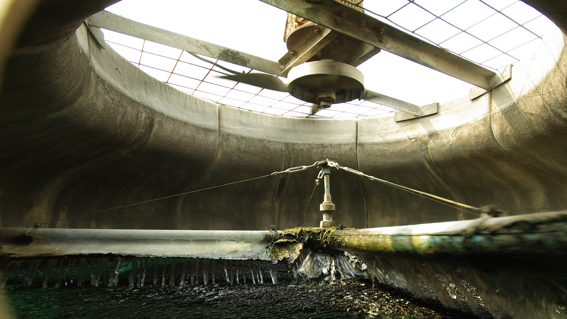 ปัญหา Fill Pack ตัน ในหอหล่อเย็น Cooling Tower