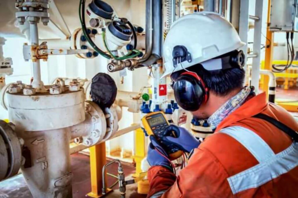 Technician,instrument,Technician,On,The,Job,Calibrate,Or,Function,Check,On