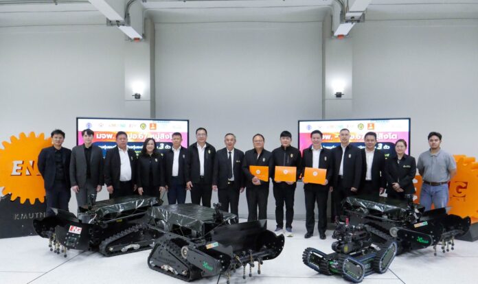 **Save Thai Soldiers’ Legs!** **KMUTNB joins forces with NDC Class 67 on a mission to develop landmine-clearing robots for border operations** **Save Thai Soldiers’ Legs!** **KMUTNB joins forces with NDC Class 67 on a mission to develop landmine-clearing robots for border operations**