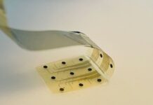 การศึกษาทดลองในมนุษย์ครั้งแรกอินเทอร์เฟซในสมองที่ใช้กราฟีน (INBRAIN’s graphene electrodes) เป็นพื้นฐาน Graphene neural interface.